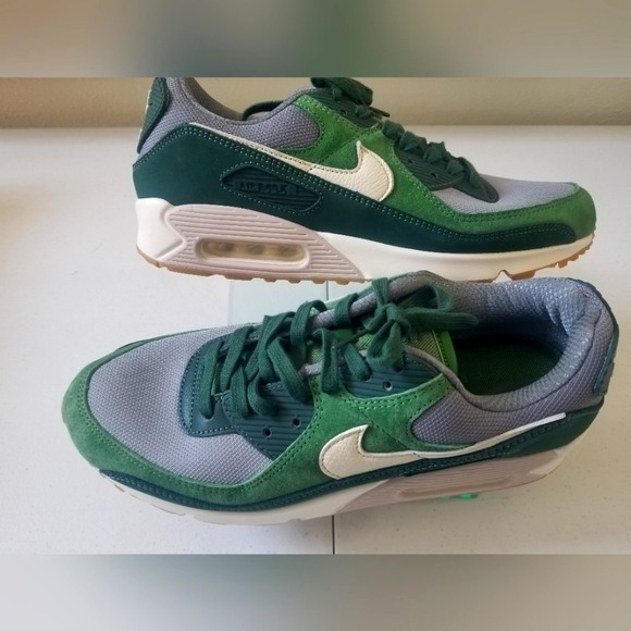 green suede air max